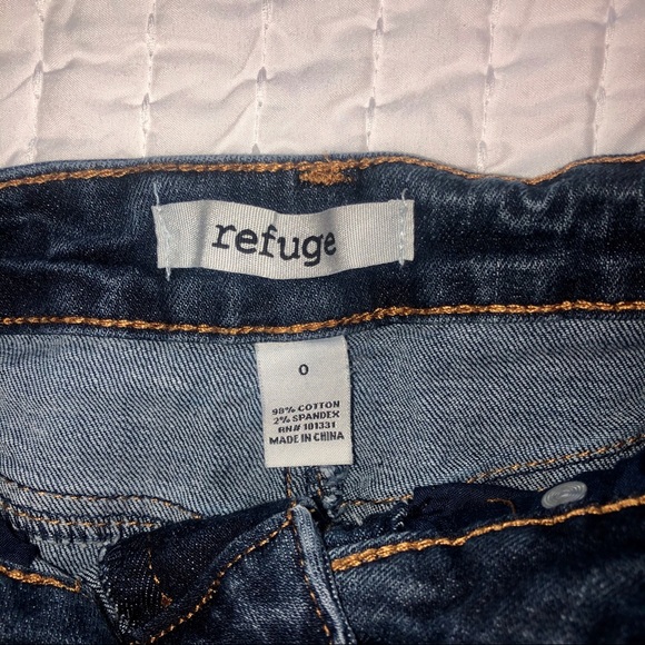 Denim cut off shorts Size 0 - Picture 3 of 3